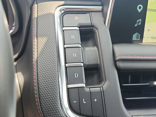 Used 2022 Chevrolet Tahoe RST w/ Luxury Package AWD/4WD image 15