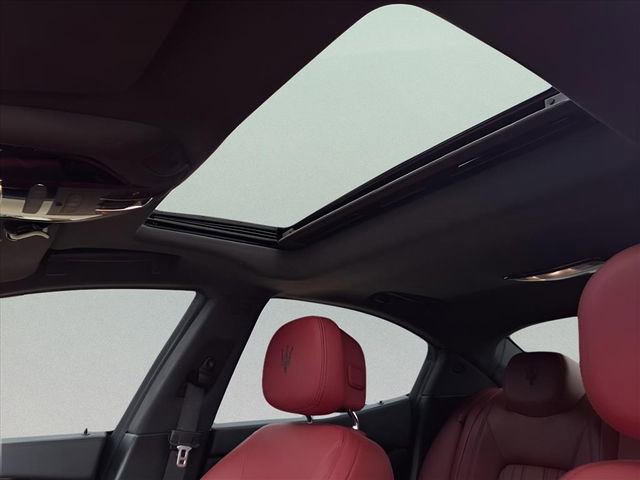 Used 2022 Maserati Ghibli Modena Q4 image 16