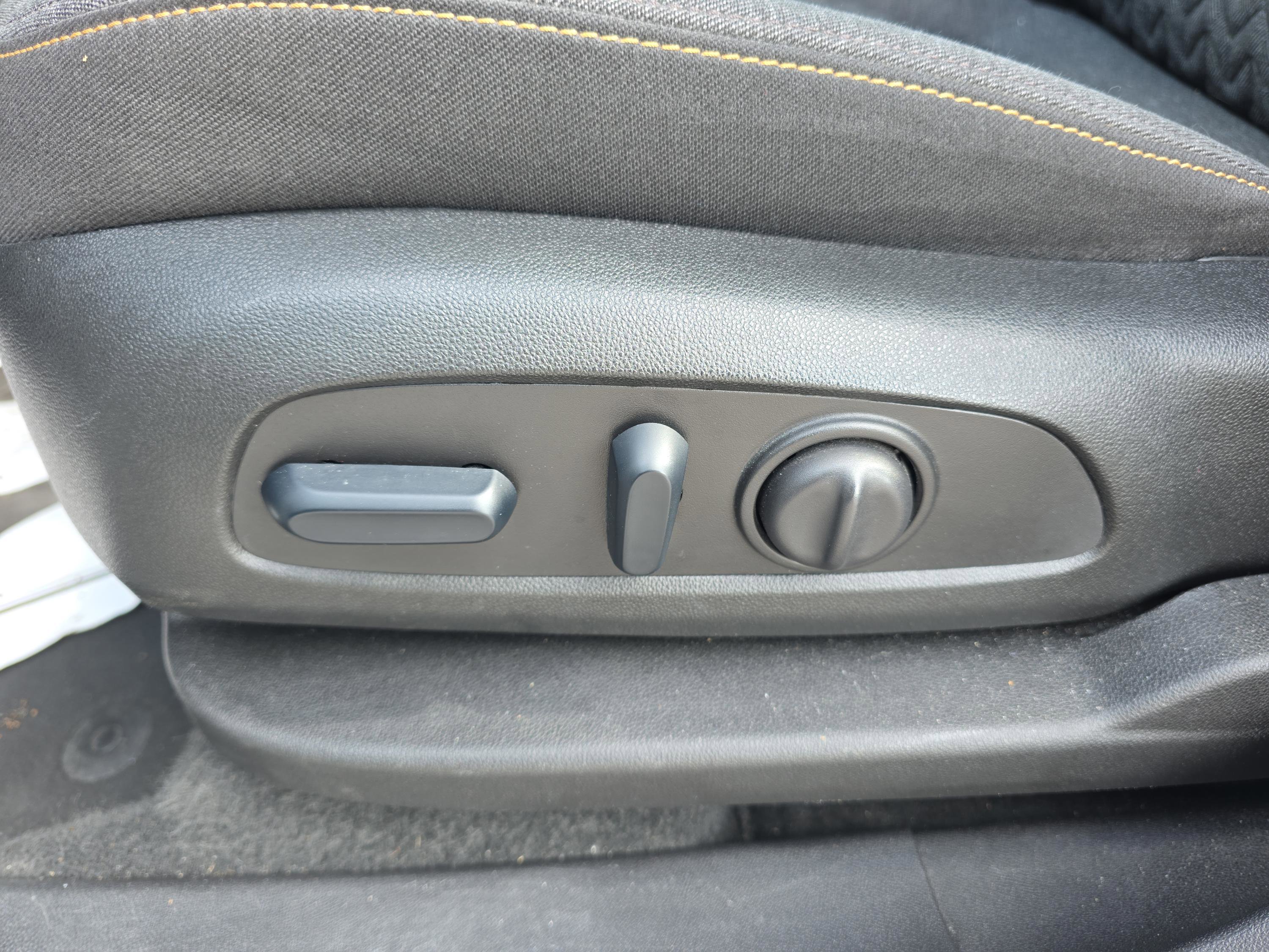 Used 2024 Chevrolet Equinox LT image 20