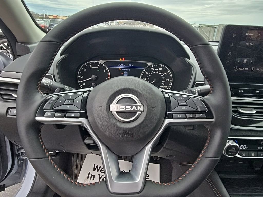 Used 2025 Nissan Altima 2.5 SR w/ SR Premium Package image 15