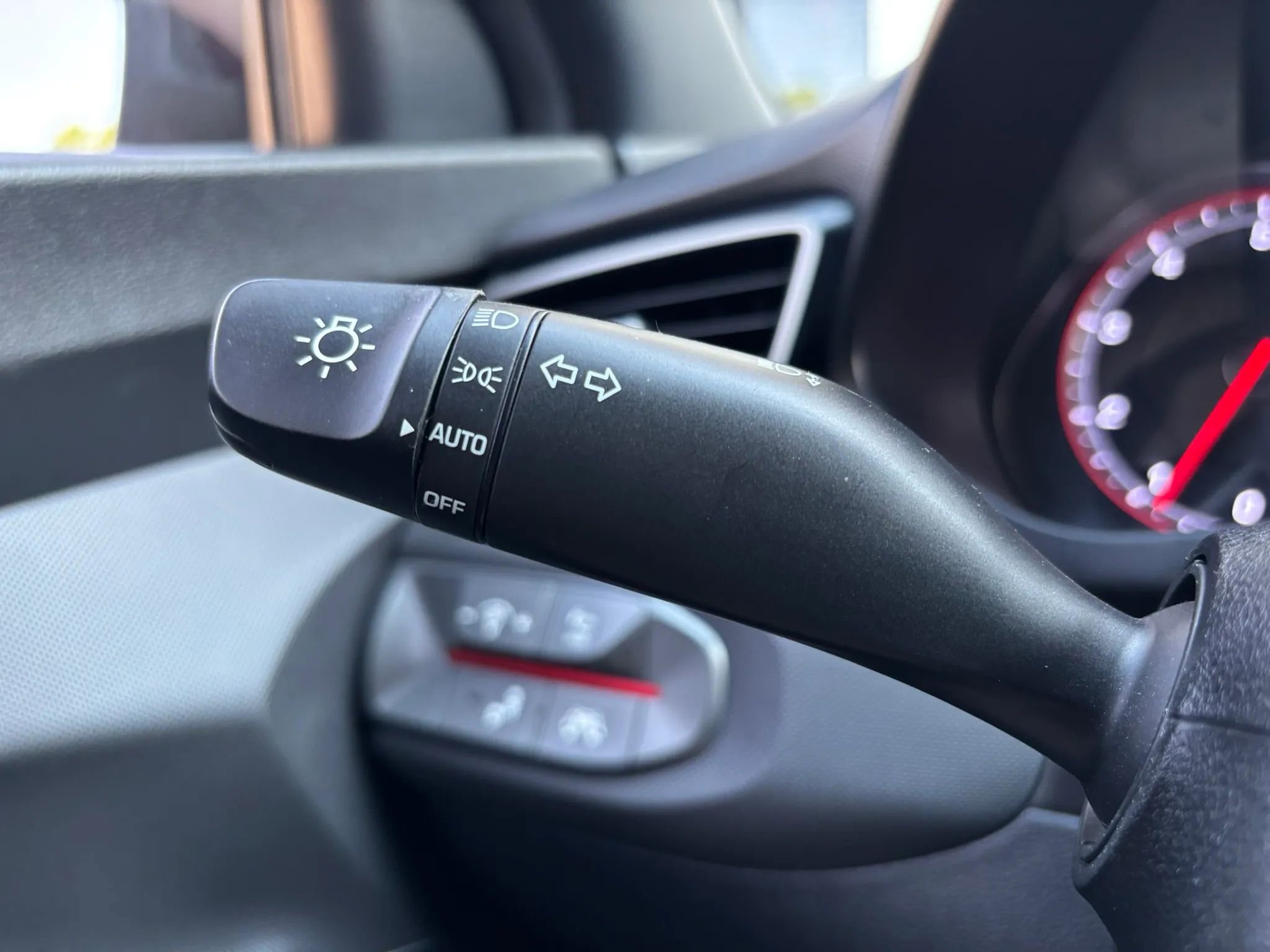 Used 2019 Hyundai Veloster Turbo Ultimate image 25