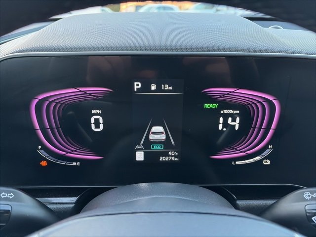 Used 2023 Kia Niro SX image 18
