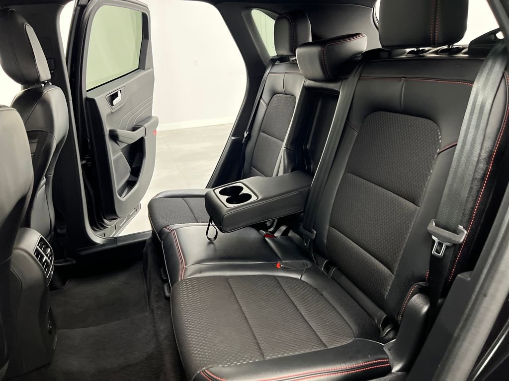 Used 2025 Ford Escape ST-Line image 13