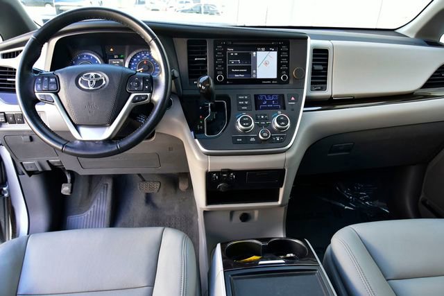Used 2020 Toyota Sienna XLE w/ XLE Navigation Package image 20