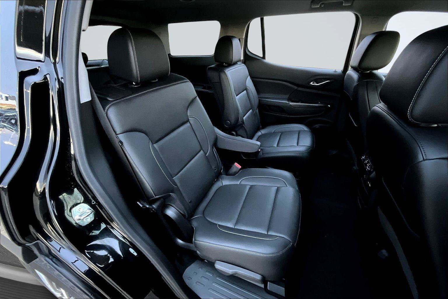 Used 2023 GMC Acadia SLT w/ Technology Package image 27