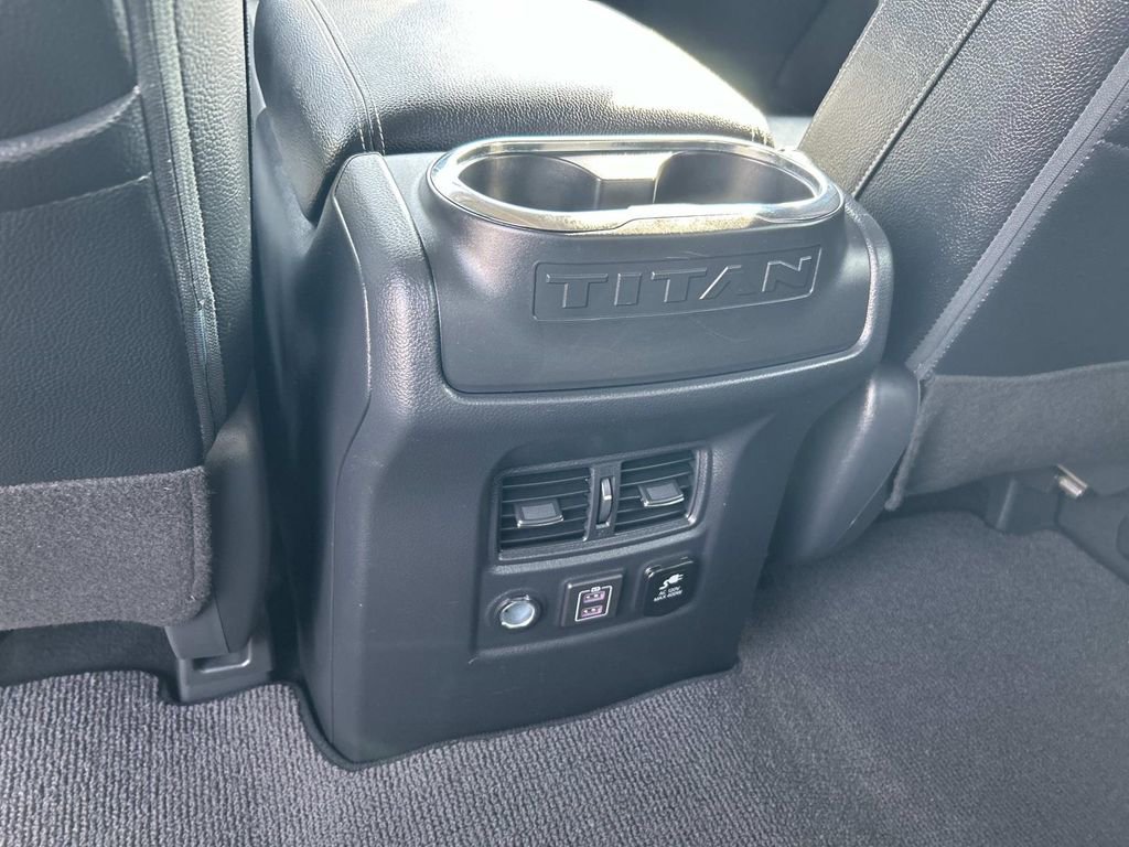 Used 2020 Nissan Titan SL image 21