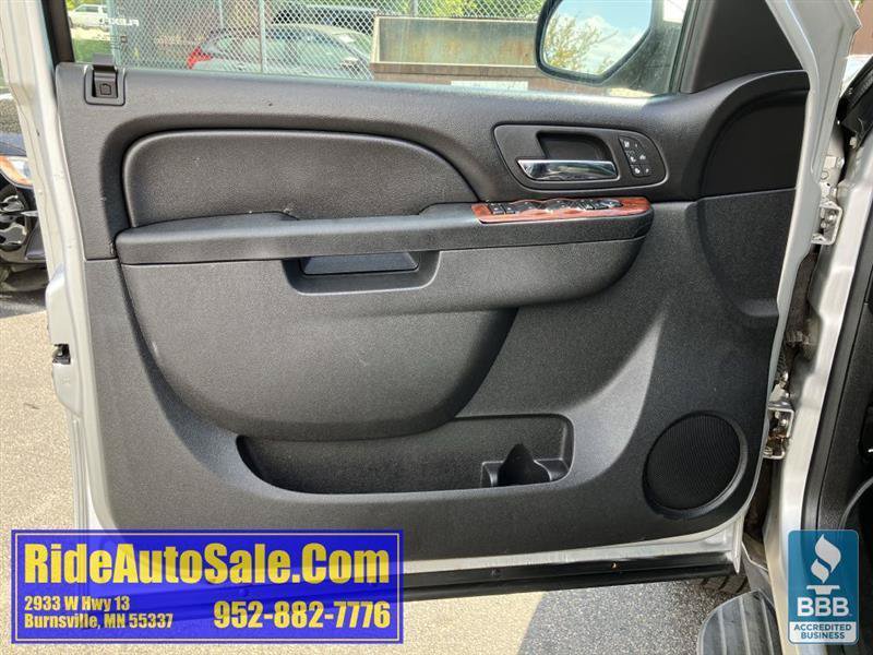 Used 2013 Chevrolet Avalanche LTZ AWD/4WD image 9