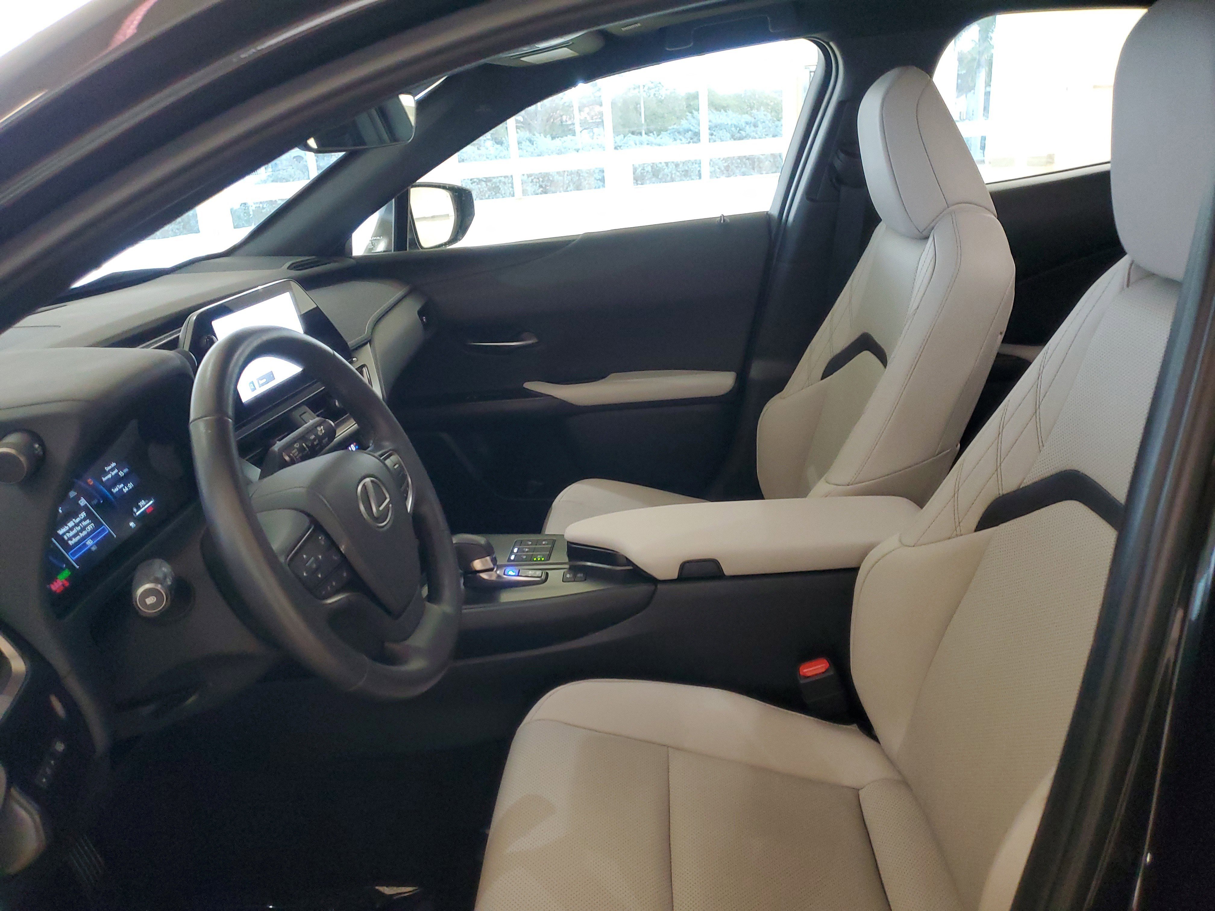 Used 2025 Lexus UX 300h FWD w/ Accessory Package (Z1) image 19