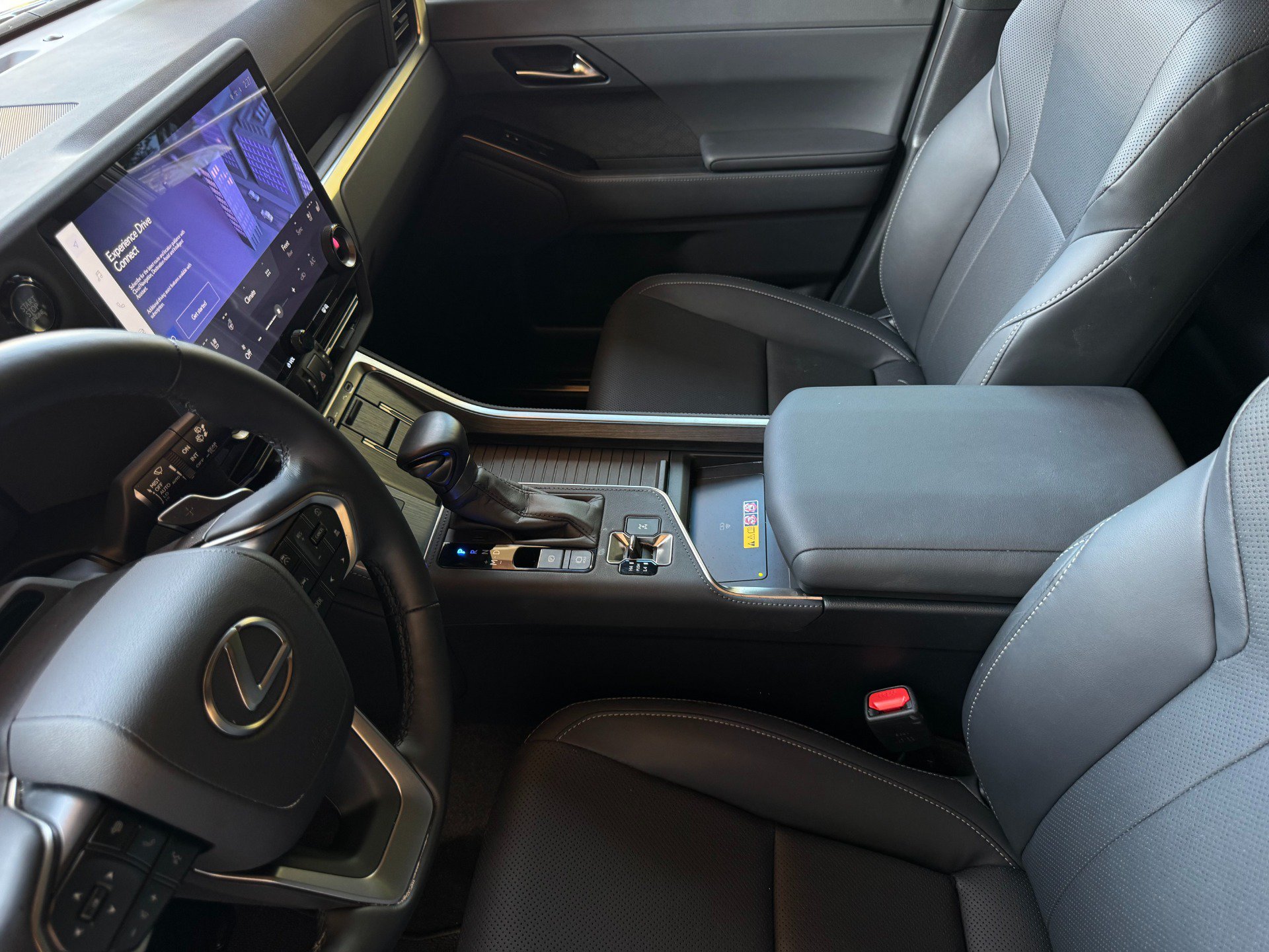 Used 2025 Lexus GX 550 w/ Cold Area Package AWD/4WD image 12