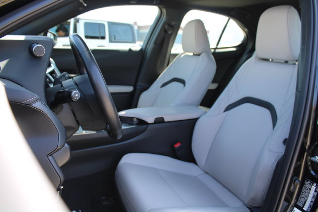 Used 2025 Lexus UX 300h FWD w/ Accessory Package (Z2) image 34