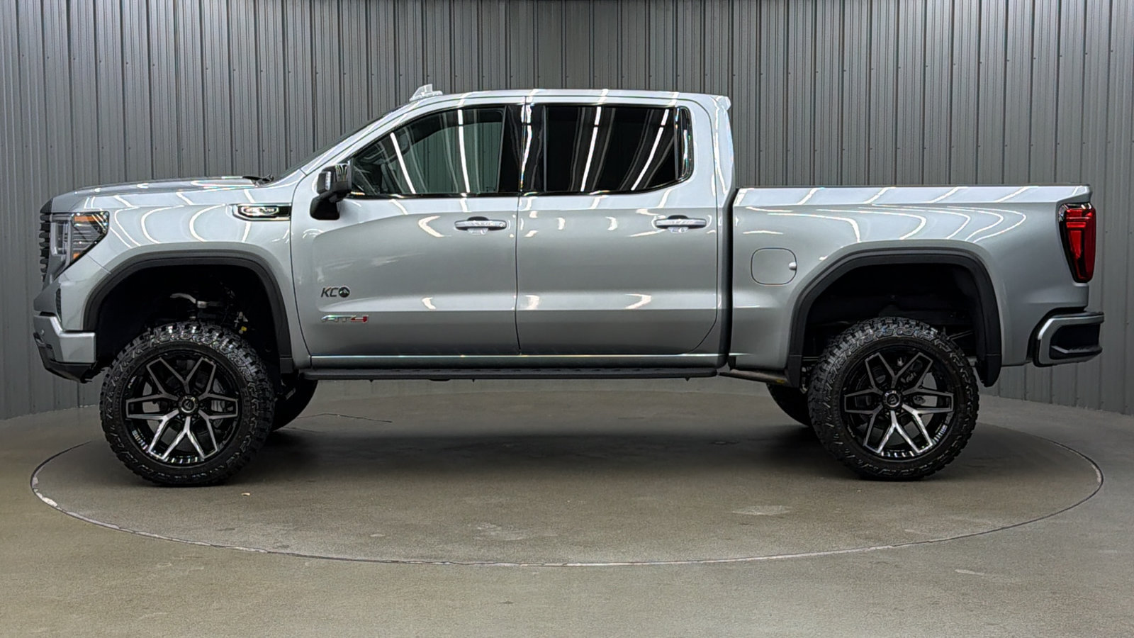 Used 2026 GMC Sierra 1500 AT4 w/ AT4 Premium Package AWD/4WD image 2