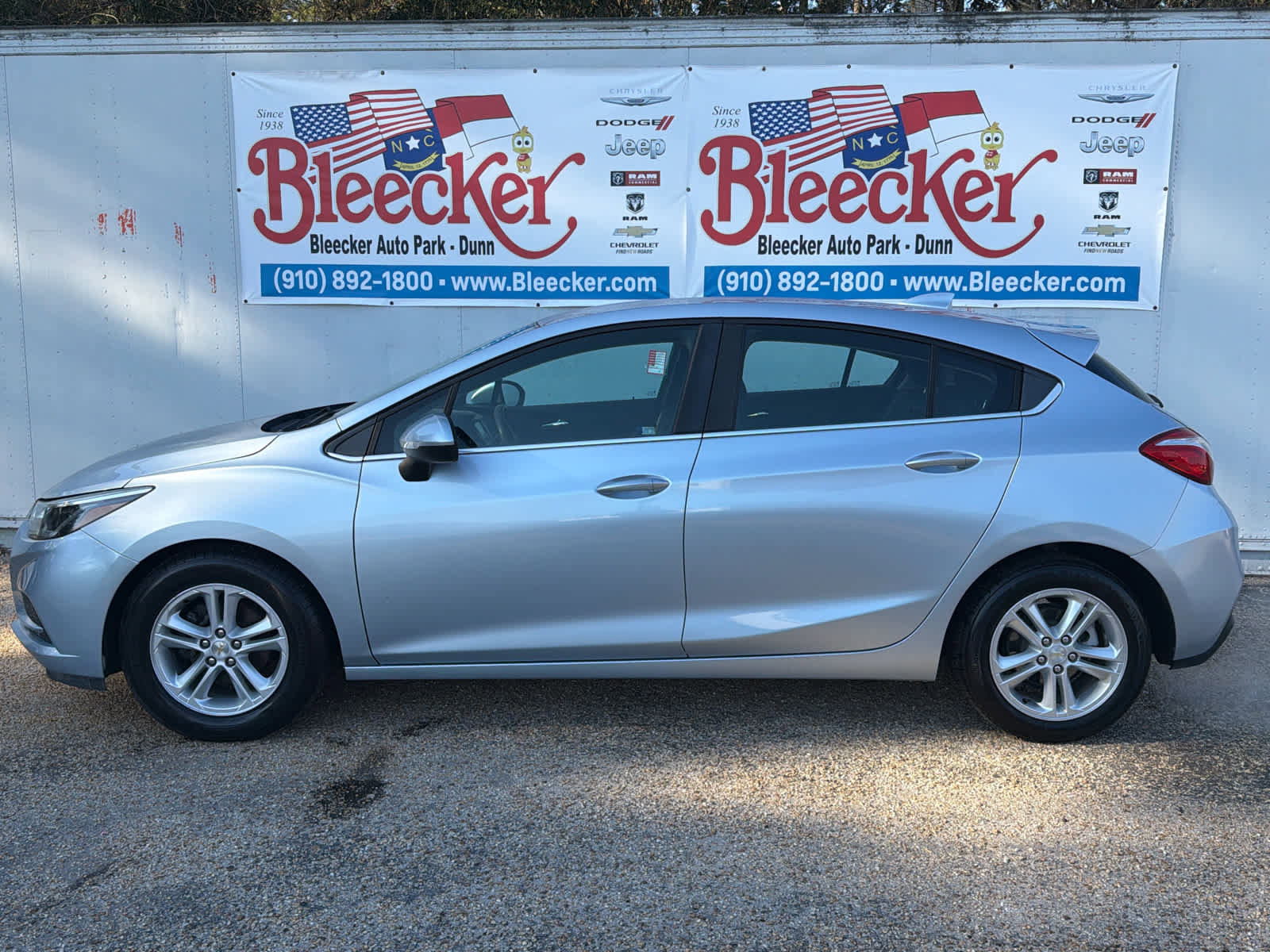 Used 2017 Chevrolet Cruze LT image 7