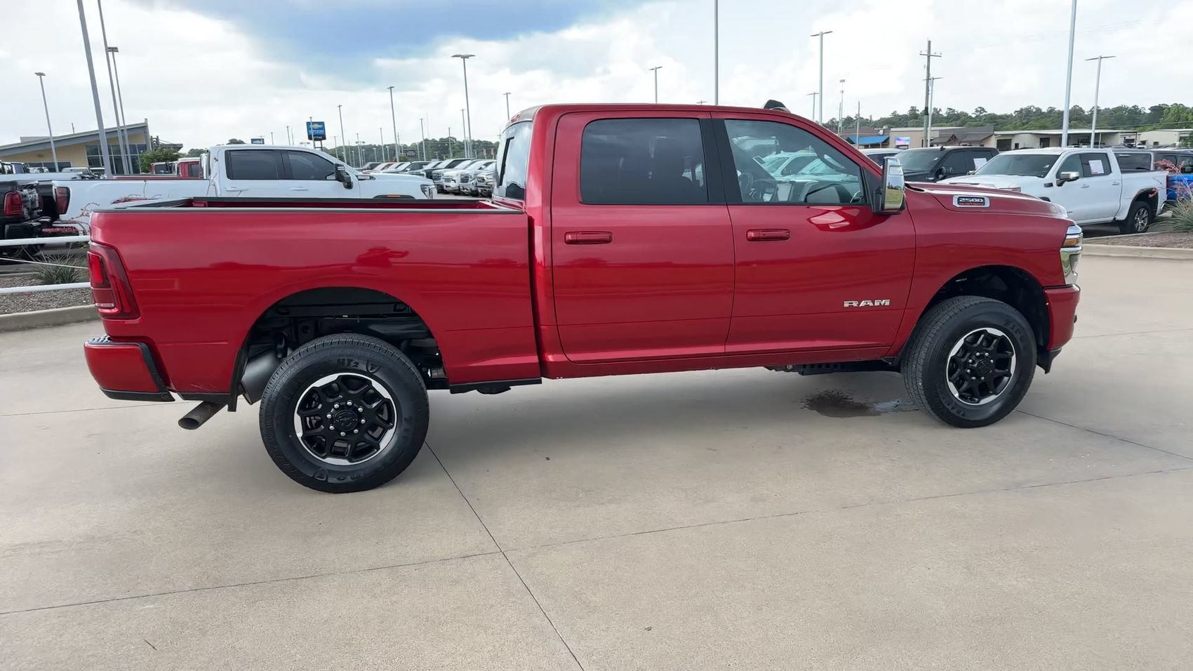 Used 2026 RAM 2500 Laramie AWD/4WD image 9