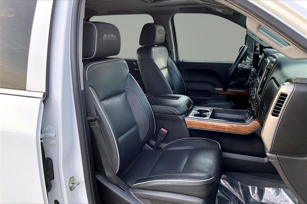 Used 2019 Chevrolet Silverado 3500 High Country w/ Duramax Plus Package image 7