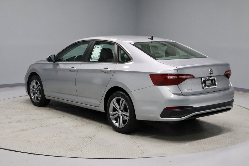 Used 2024 Volkswagen Jetta SE image 10
