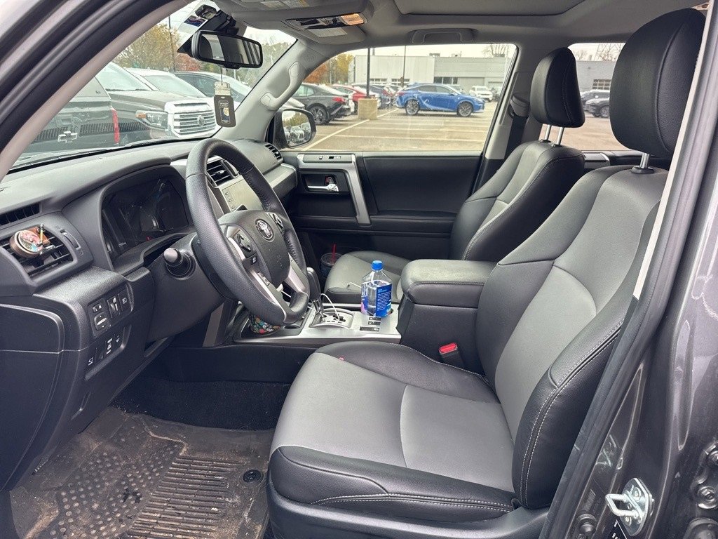 Used 2022 Toyota 4Runner SR5 Premium image 25