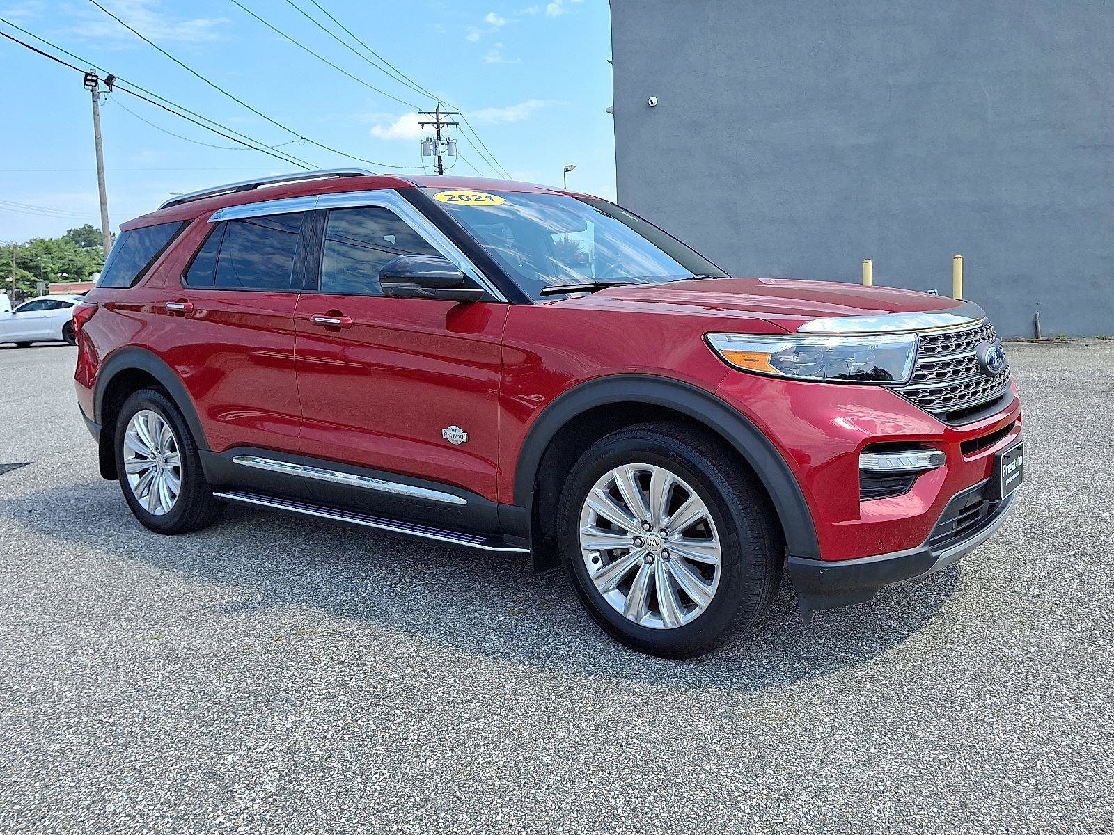 Used 2021 Ford Explorer King Ranch w/ Premium Technology Package image 3