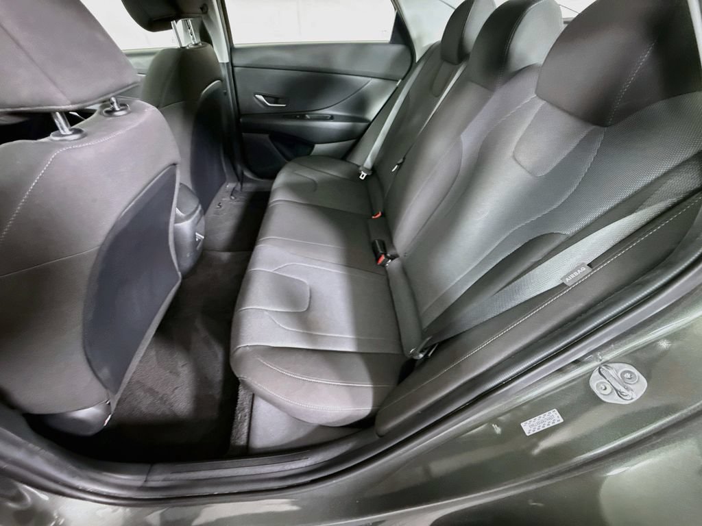 Certified 2024 Hyundai Elantra SE FWD image 26