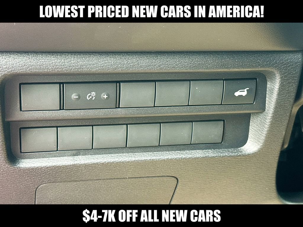 New 2025 Mitsubishi Outlander SE image 10