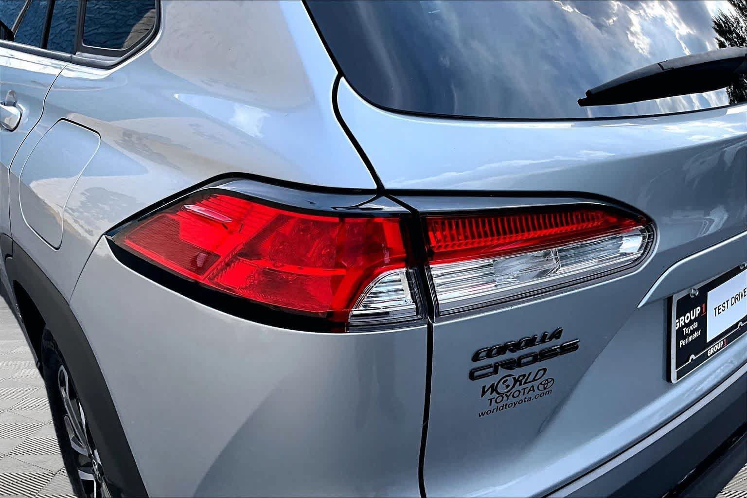 Used 2024 Toyota Corolla Cross AWD Hybrid w/ Moonroof Package image 29