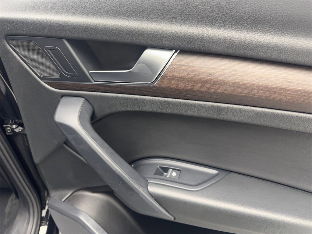 Used 2022 Audi Q5 2.0T Premium w/ Convenience Package image 44