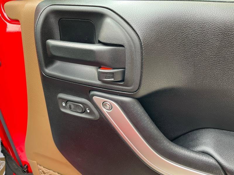 Used 2015 Jeep Wrangler Sahara image 34
