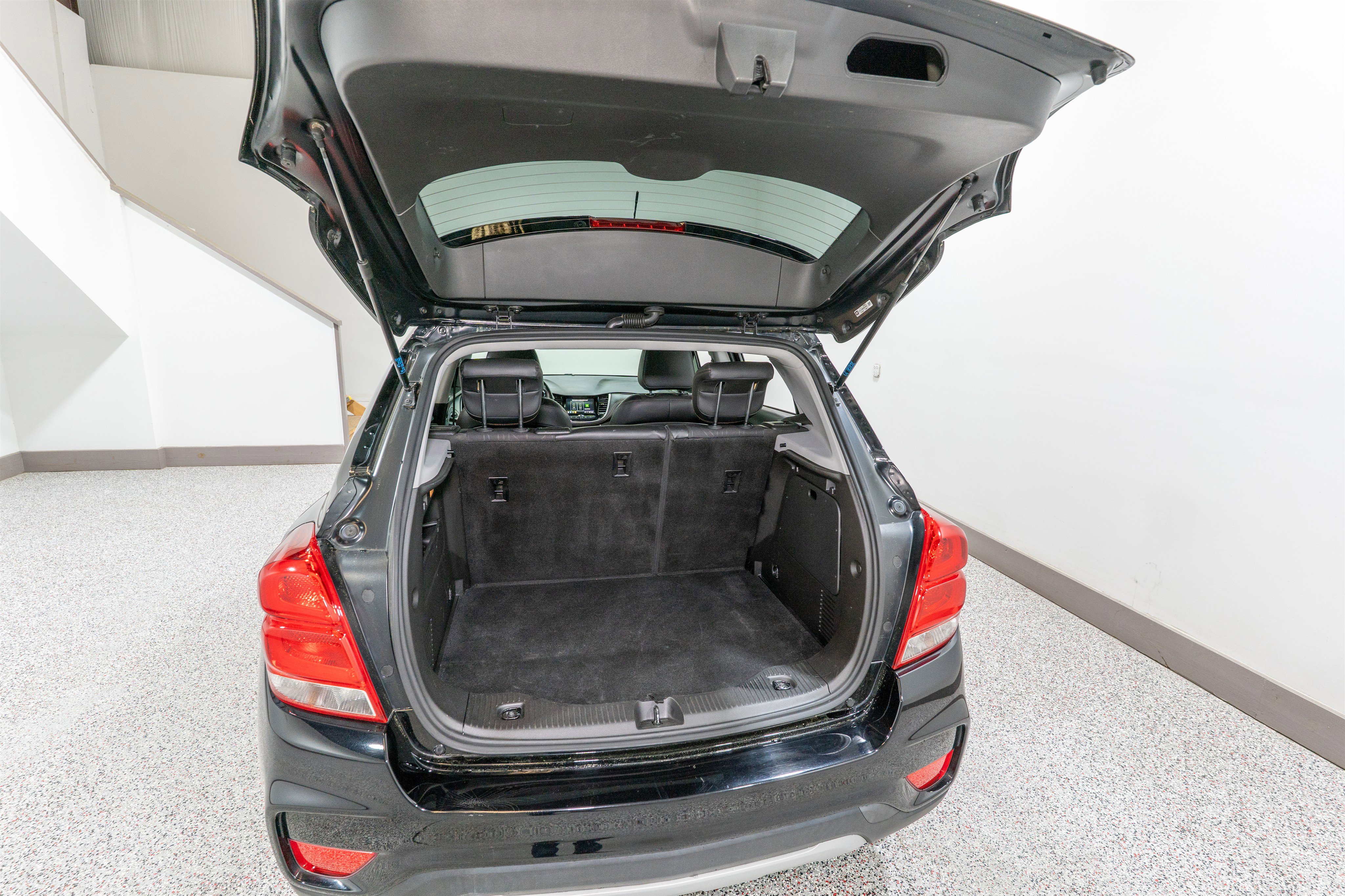 Used 2019 Chevrolet Trax LT w/ LT Convenience Package image 29