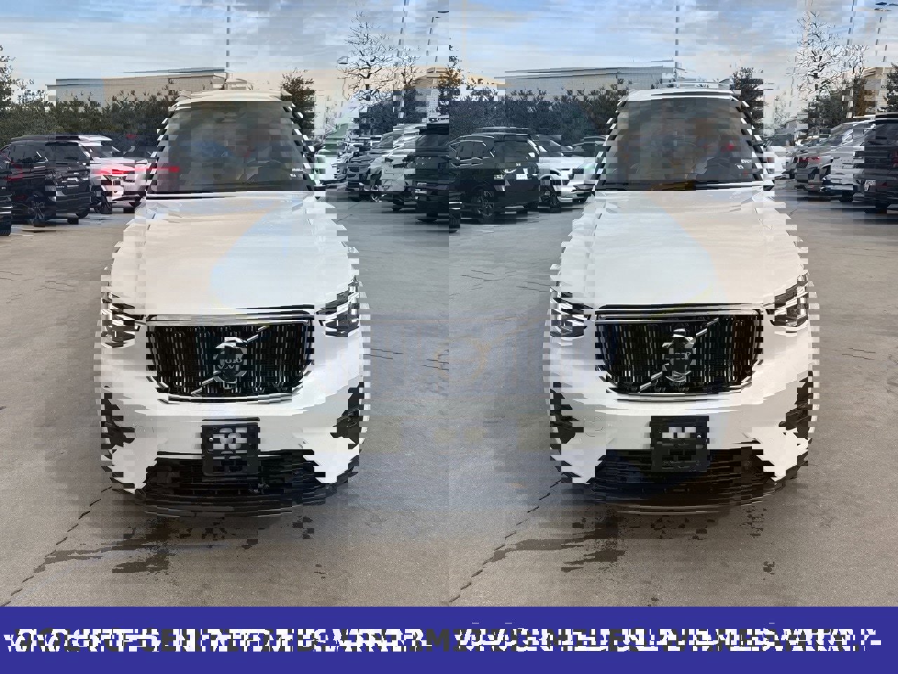 Certified 2023 Volvo XC40 B5 Plus w/ Driver Assist Package image 2
