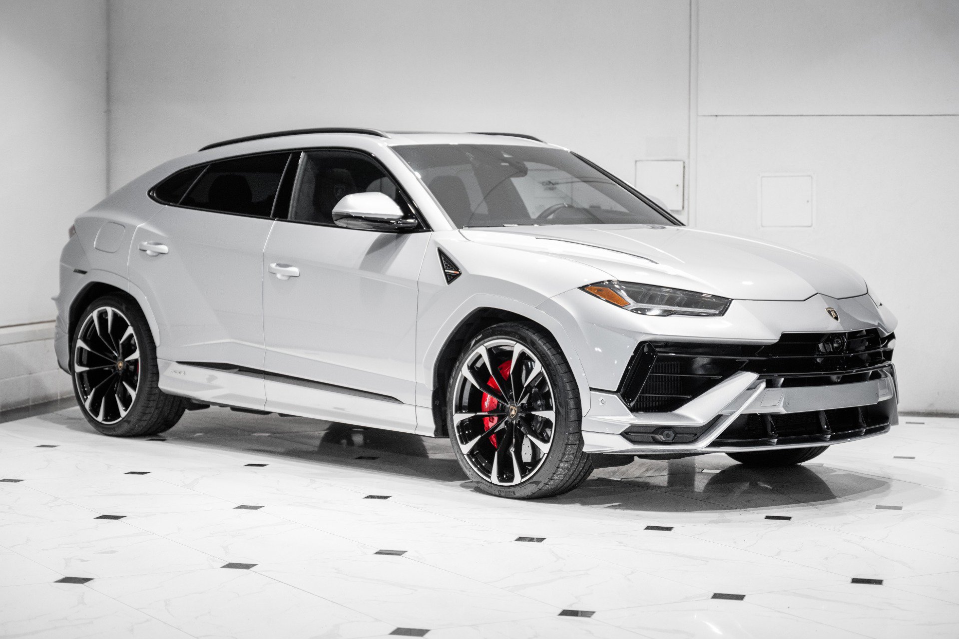 Used 2024 Lamborghini Urus S image 3