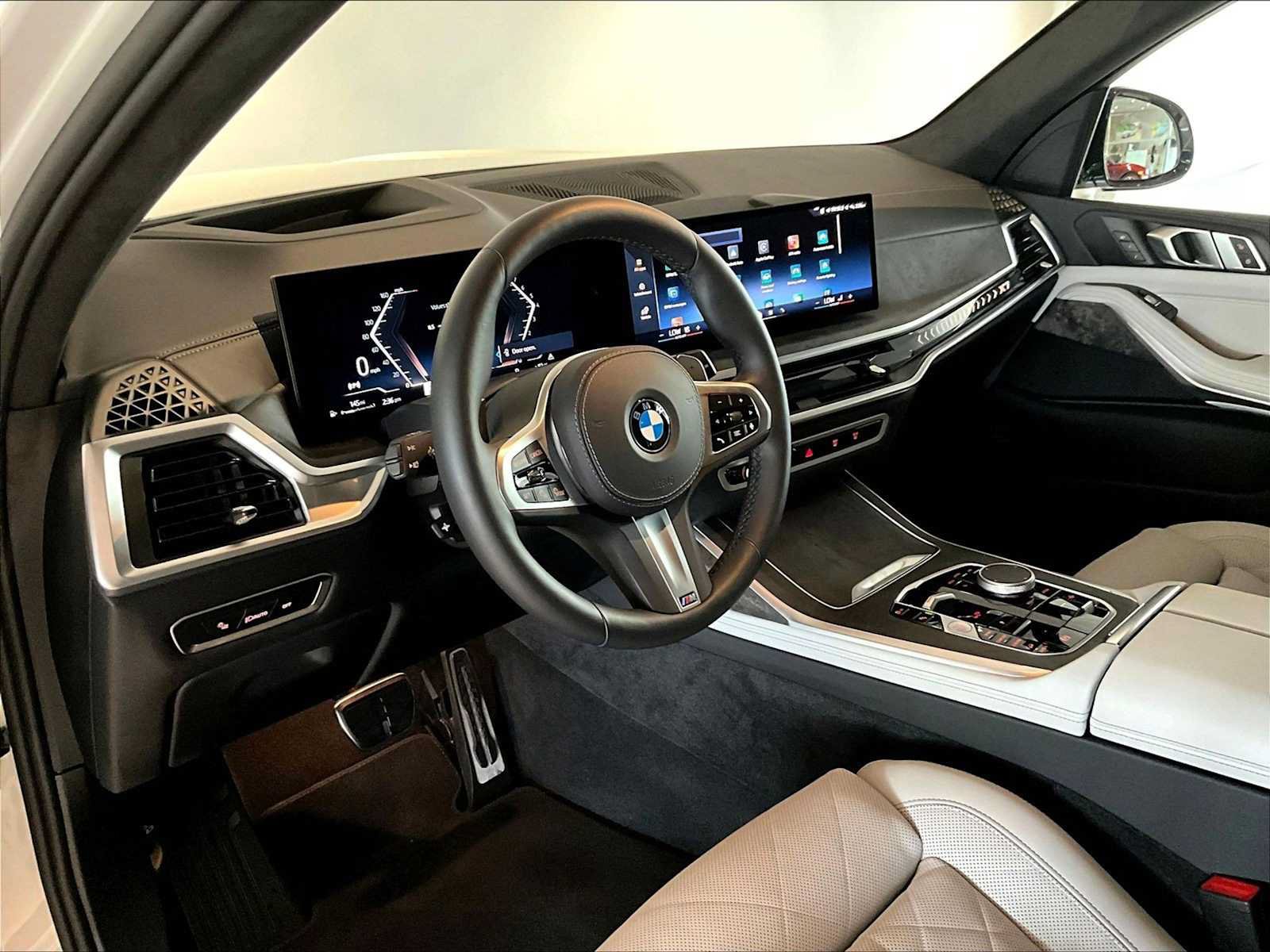 Used 2025 BMW X7 xDrive40i w/ M Sport Package AWD/4WD image 7