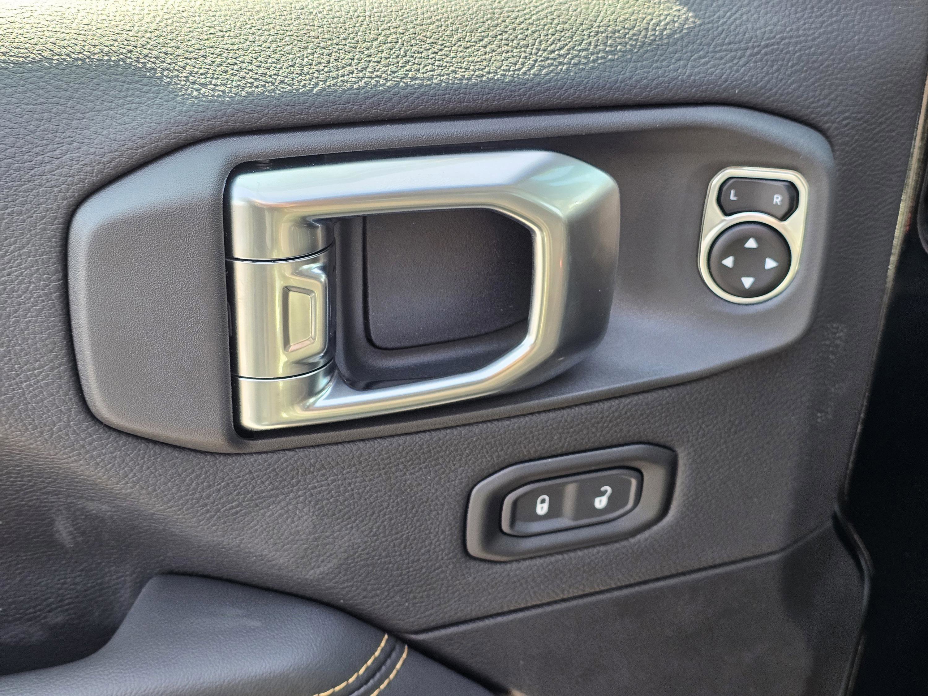 New 2026 Jeep Wrangler Unlimited Sahara AWD/4WD image 16