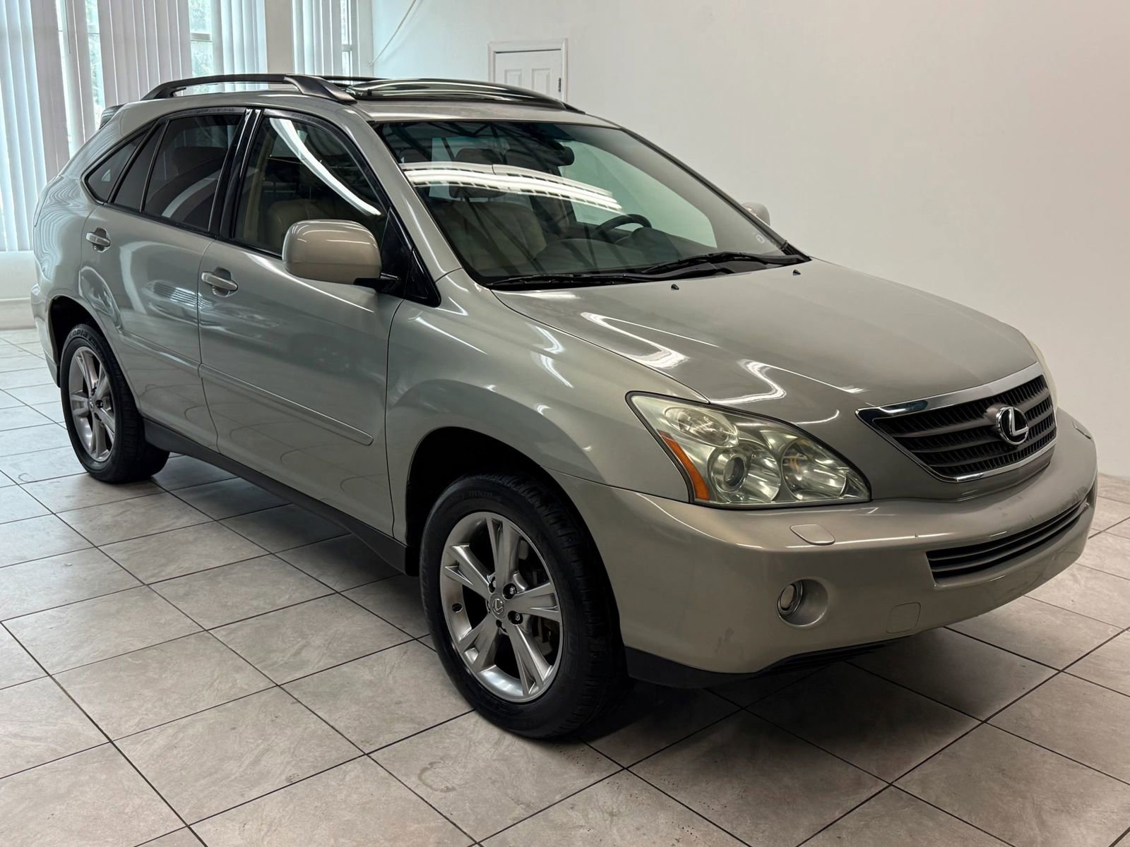 Used 2006 Lexus RX 400h 2WD image 1