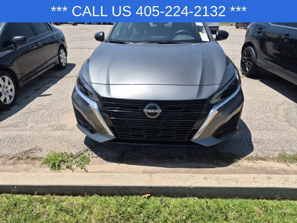 Used 2025 Nissan Altima 2.5 SV FWD image 21