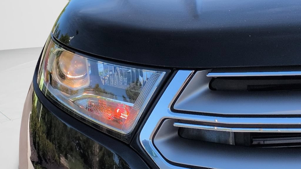 Used 2018 Ford Edge Titanium FWD image 23