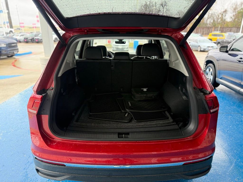Used 2022 Volkswagen Tiguan SE image 13