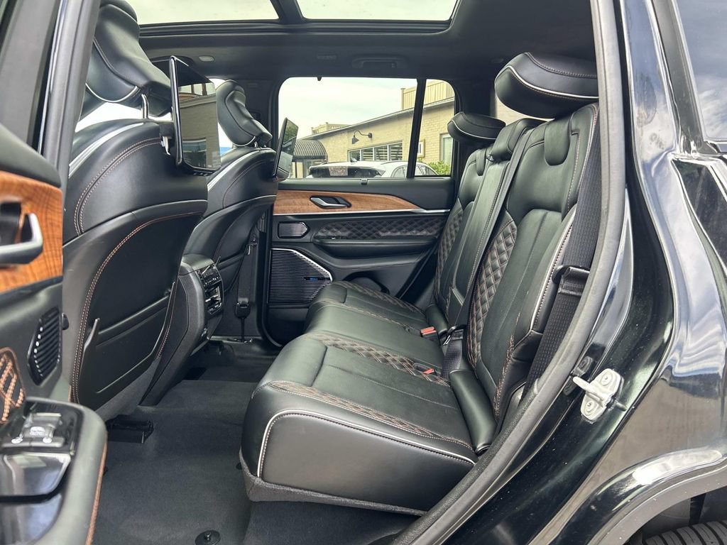 Certified 2023 Jeep Grand Cherokee Summit AWD/4WD image 20