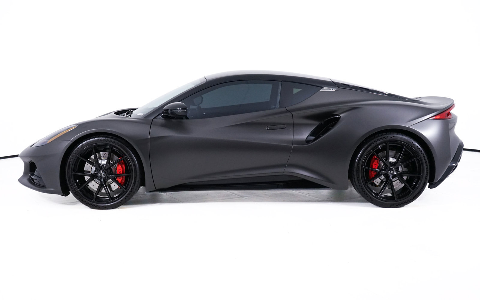 Used 2024 Lotus Emira First Edition RWD image 2