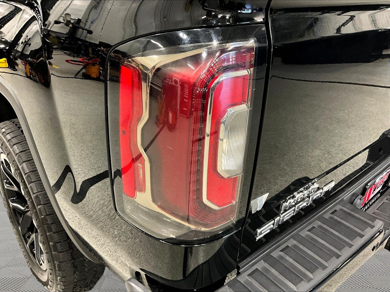 Used 2018 GMC Sierra 1500 Denali AWD/4WD image 24