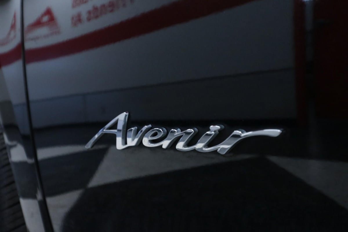 Used 2021 Buick Enclave Avenir FWD image 37