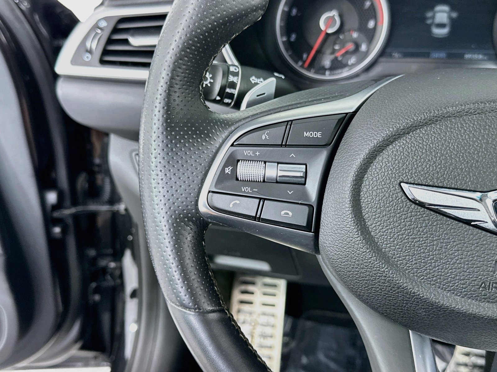 Used 2019 Genesis G70 3.3T Advanced AWD/4WD image 14