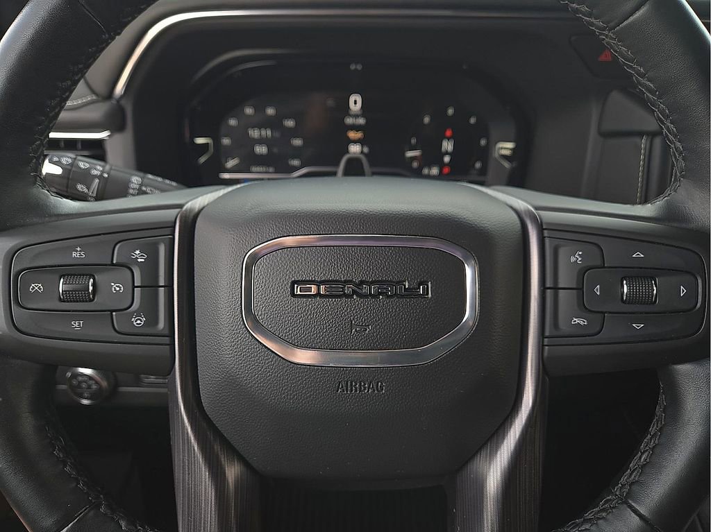 Used 2023 GMC Yukon Denali Ultimate AWD/4WD image 19