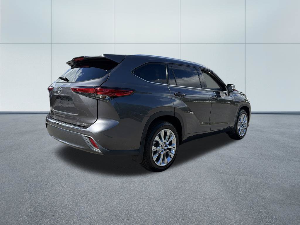 Used 2021 Toyota Highlander Limited AWD/4WD image 5