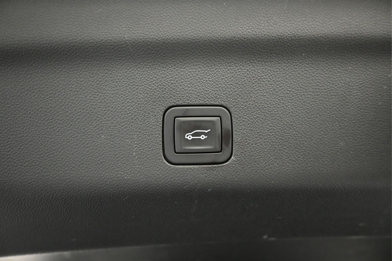 Used 2025 Chevrolet Tahoe LT AWD/4WD image 11