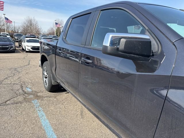 Used 2023 Chevrolet Silverado 1500 LT AWD/4WD image 5