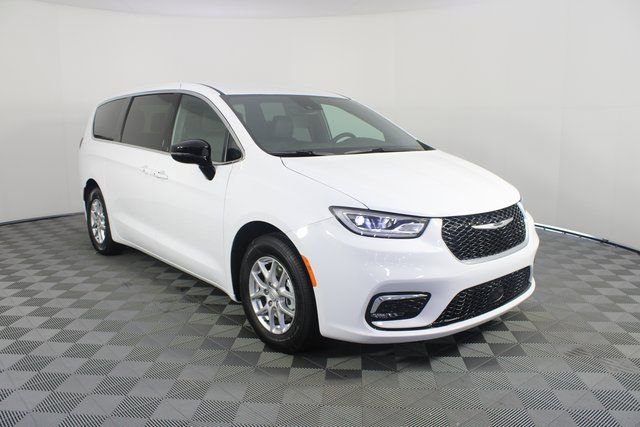 New 2026 Chrysler Pacifica Select image 28