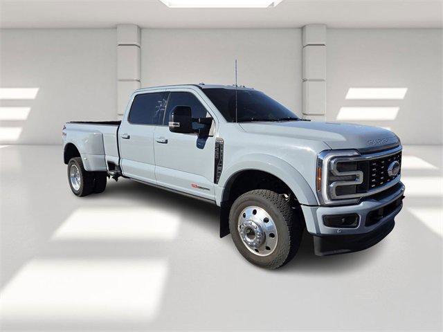 Used 2025 Ford F450 Platinum w/ FX4 Off-Road Package image 3