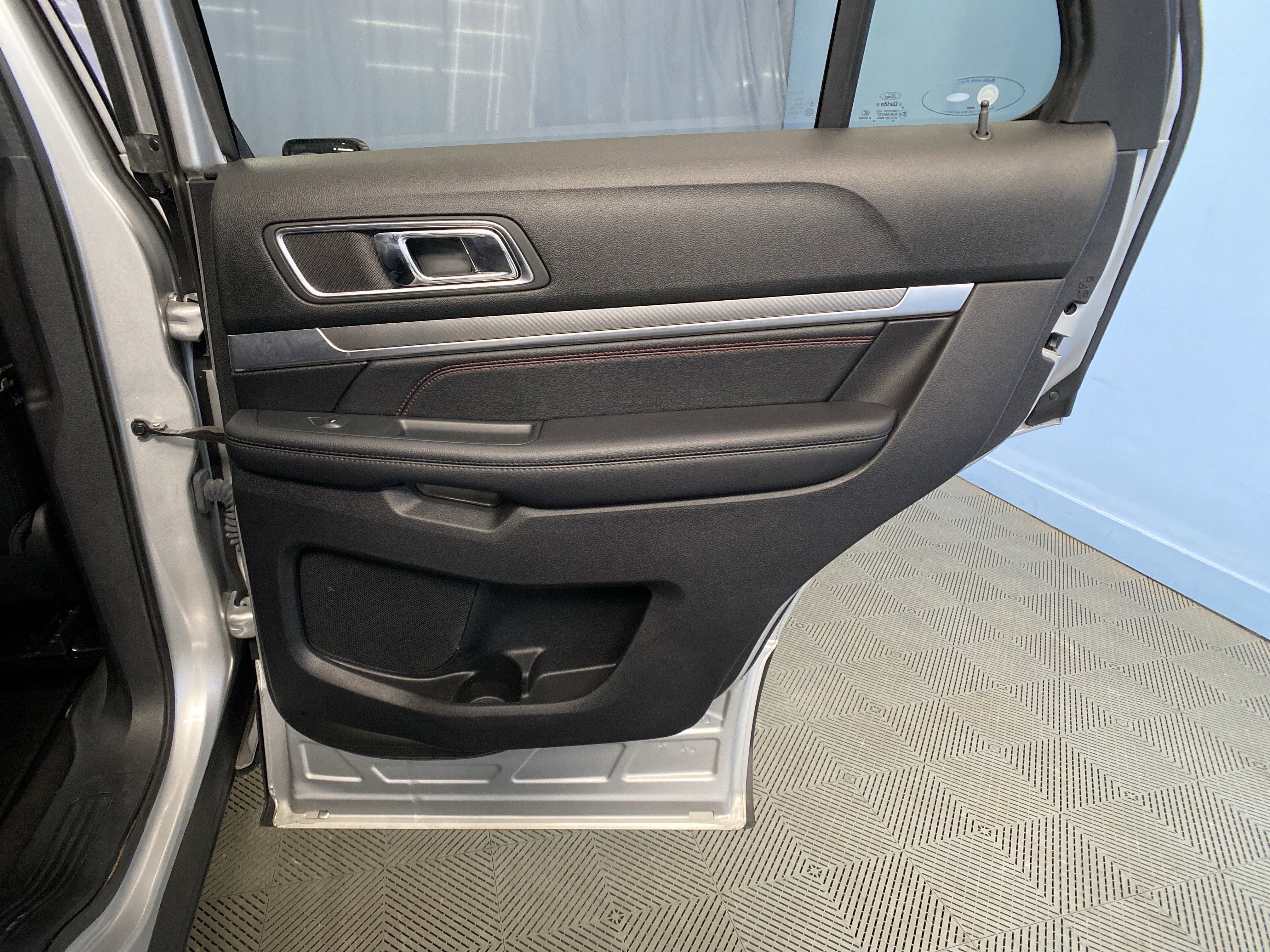 Used 2018 Ford Explorer Sport image 42