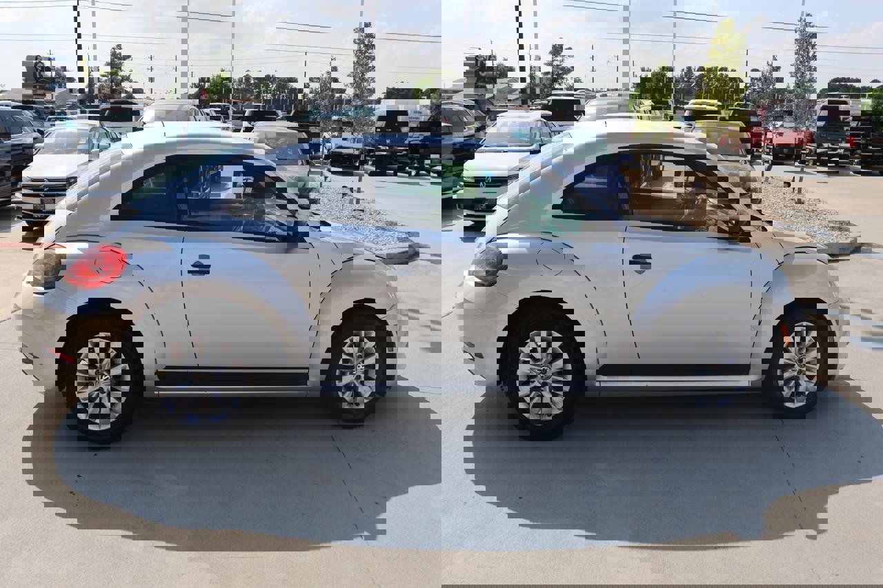 Used 2013 Volkswagen Beetle 2.5 image 6
