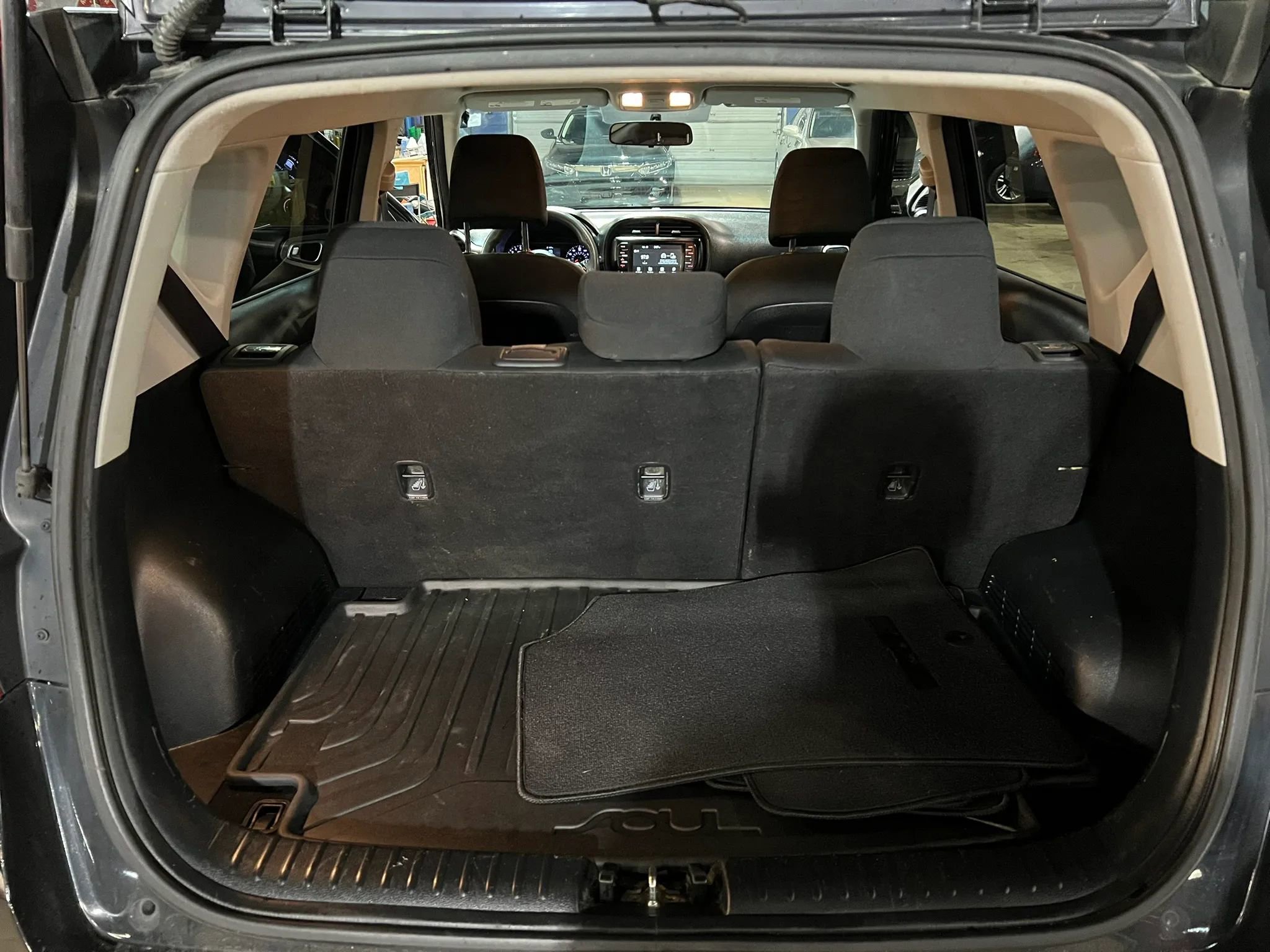 Used 2021 Kia Soul LX FWD image 15