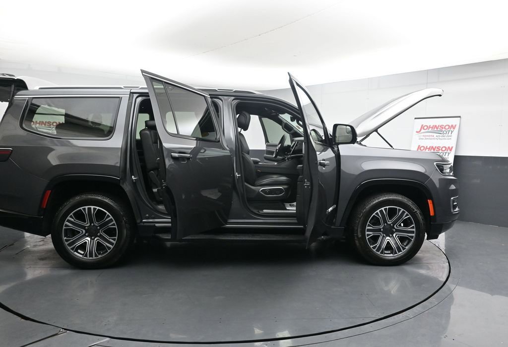 Used 2024 Jeep Wagoneer 4WD w/ Premium Group I image 46